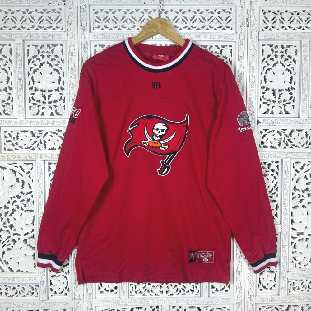 Vtg Tampa Bay Buccaneers Red Logo Football Long Sleeve Thick Shirt‎ Mens S/M